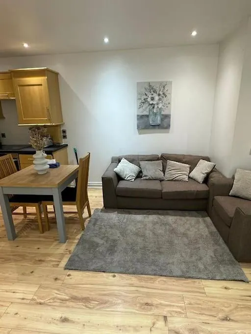 Modern Two Bedroom Apartment - Sleeps 4 - Spacious Liverpool United Kingdom