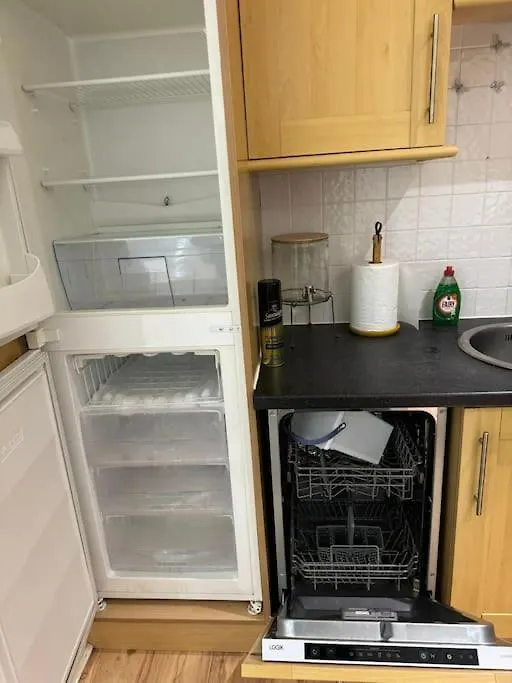 Modern Two Bedroom Apartment - Sleeps 4 - Spacious Liverpool United Kingdom